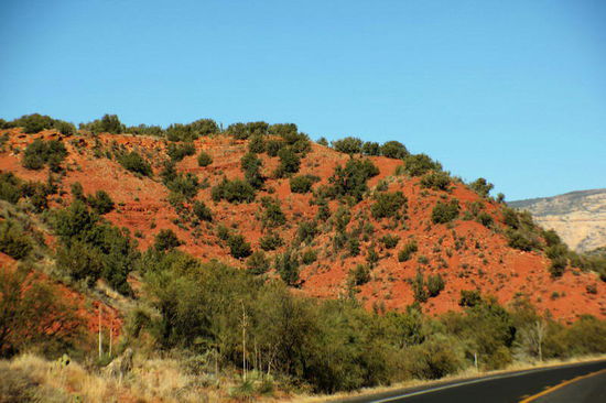 Heute ist die Stadt Sedona ein Zentrum der New Age-Bewegung, da die Berge in der Umgebung angeblich spirituelle Kraft besitzen sollen