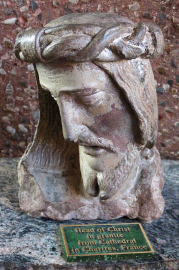 Eine Kapelle mit schlichter Eleganz, eingebettet in einer fantastischen Umgebung...