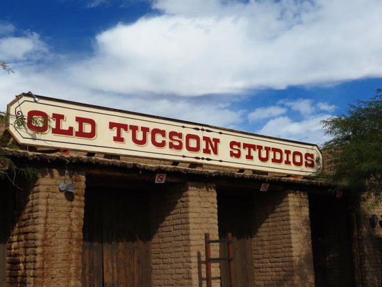 Ausserhalb Tucson besuchen wir die Western-Film-Studios...; mal interessant, ein solches Dörfchen zu sehen...