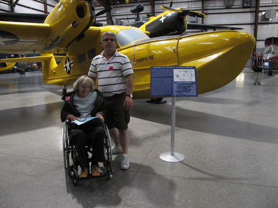 Olga und Yosh begleiten uns in ihren Ferien...; sie haben ein Auto gemietet und logieren jeweils im Hotel...
