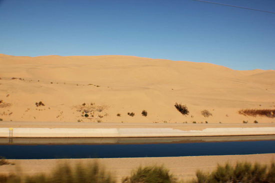 Am Morgen fahren wir zeitig los... - wir haben einen längeren Fahrtag vor uns, das Ziel: San Diego...! Wir wählen aber nicht den Weg via "Interstate", sondern wir fahren zum Anza Borrego State Park...