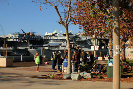Thanksgiving für Personen auf der Schattenseite des Lebens - karitative Mahlzeitenverteilung...