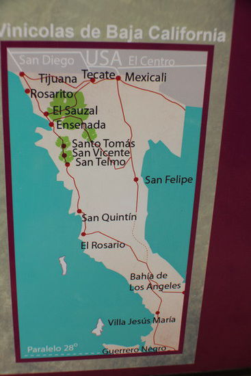 Und hier sind wir eingereist, am nächsten Morgen - in Tecate...! Die Stadt verlassen wir so schnell wie möglich, nach all den "Erzählungen" der Amerikaner, was in Mexico so alles passiert oder passieren könne...