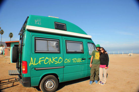 Das Team von Alfonso - Andrea und Leandro bleibt noch eine Nacht hier..., wir geben uns tagsüber dem "Spanisch lernen" ab CD hin, abends kochen wir gemeinsam und sind überrascht, als die Berner Karin und Miguel dazustossen...; die Beiden müssen morgen nochmals zurück nach Tecate, da sie überschnell die Grenze passiert  und so das mexikanische Visum sowie die Versicherung verpasst haben...