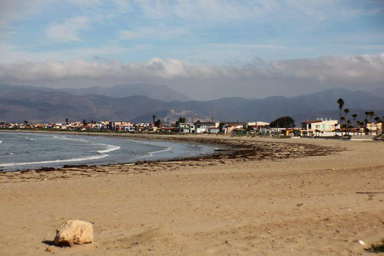 Wir verabschieden uns vom Strand in La Joya und fahren westlich zum Dorf La Bufadora...