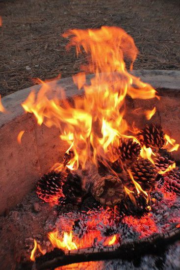 Auf dem CP gibt's mal zuerst ein ordentliches Feuer...