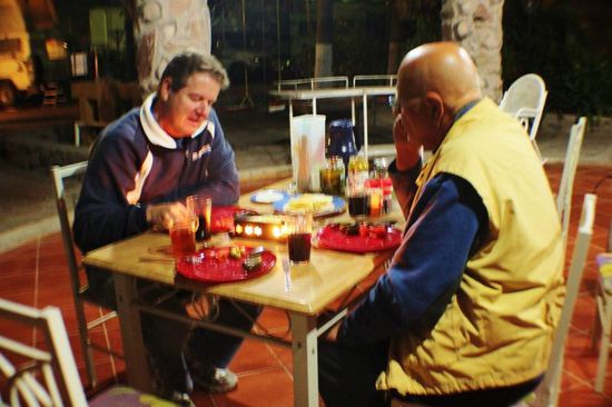 Am andern Tag finden wir den avisierten CP...; wir haben einen Fehler gemacht beim GPS...; wir treffen wieder auf Jean Marc...; ihn haben wir bereits in Ensenada kennengelernt...!