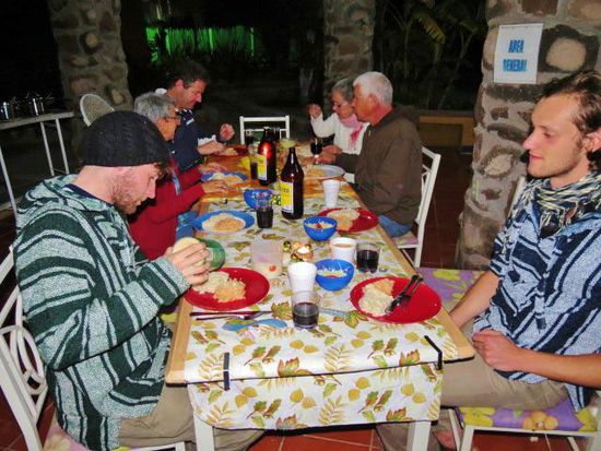 Am Tag darauf wird von Nelly und Kathrin ein feiner Risotto hergezaubert - zur Runde gesellen sich drei deutsche Studenten - Felix, Simon und Daniel - welche in den USA ein Auslandjahr absolvieren...