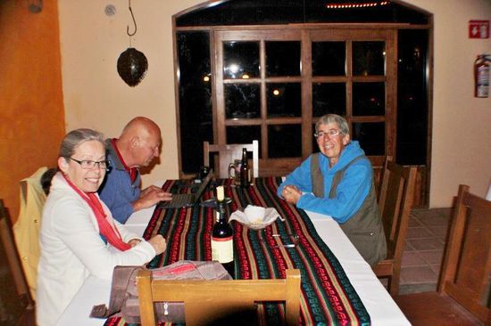 Wir geniessen den Abend im nahen Restaurant, schreiben unsere Berichte und lassen uns wiederum kulinarisch mit "Frischem" aus dem Meer verwöhnen...