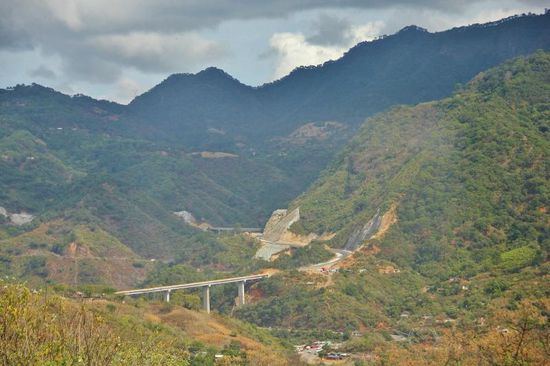 Wir nehmen nicht die Autopista, sondern die normale Landstrasse...