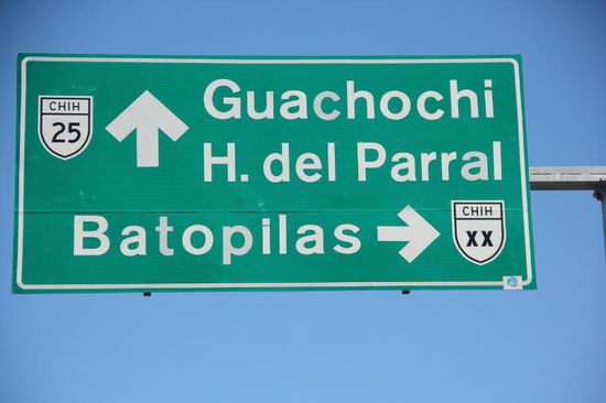 Und hier geht für uns die Strasse nach rechts...