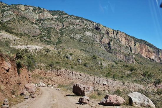 Wir können nur hoffen, dass im Moment kein Felsbrocken von oben...