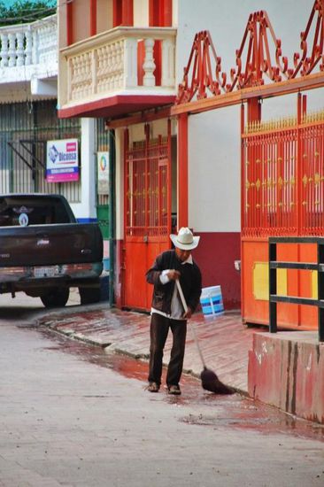 Am andern Morgen wird gereinigt...