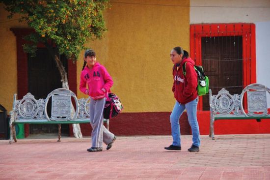 Sie sind auf dem Weg zur Schule...