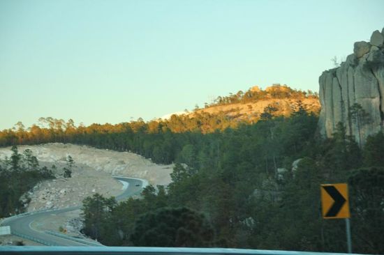 Vor San Rafael stossen wir auf eine gut ausgebaute, asfaltierte Strasse...