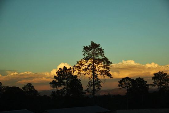 Einmal mehr steht die Sonne schon tief am Horizont...