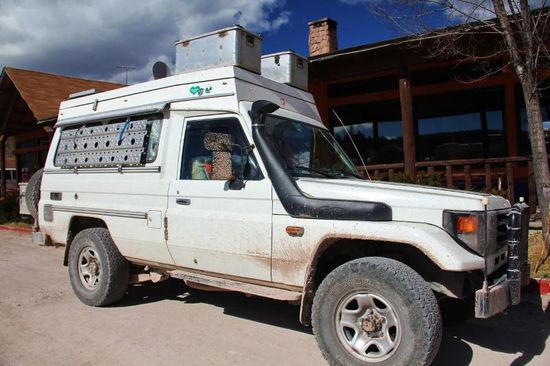Und bereits checken wir wieder im Hotel Villamexicana auf dem Camping ein...; wir werden sehr zuvorkommend behandelt und sofort wird uns eine "Cabin" für die Dusche zur Verfügung gestellt...;
zuerst allerdings wird Leombil bei einem "Car-Wash" sauber poliert...!
