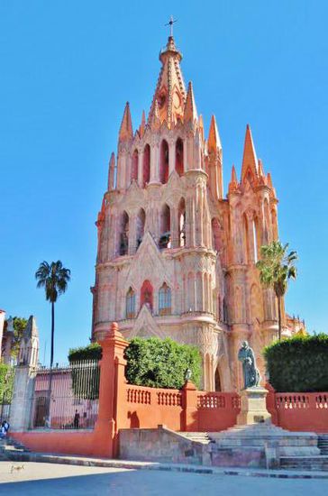 Die Kathedrale San Miguel Arcángel...