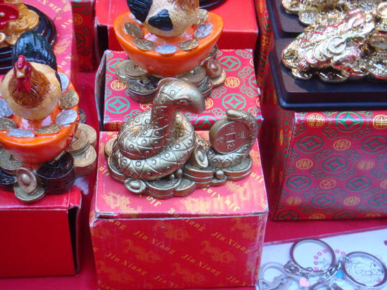 Bis um Mitternacht sind die Verkaufsstände geöffnet...