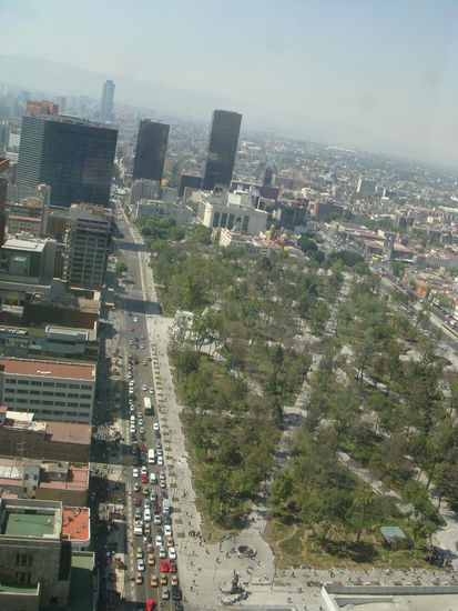 Der Park beim Palacio de Bellas Artes...