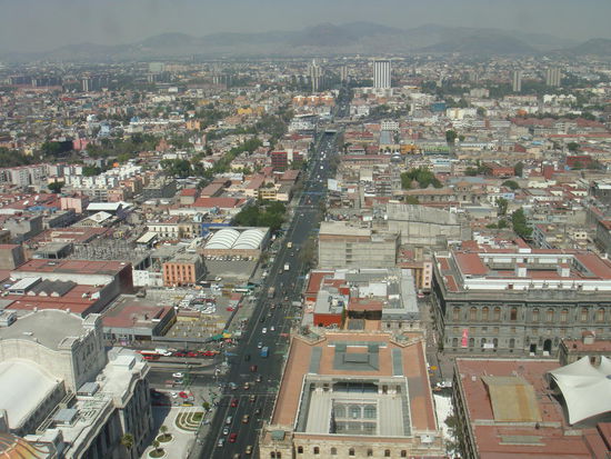 Bis weit an die Berghänge hinauf ist alles verbaut...