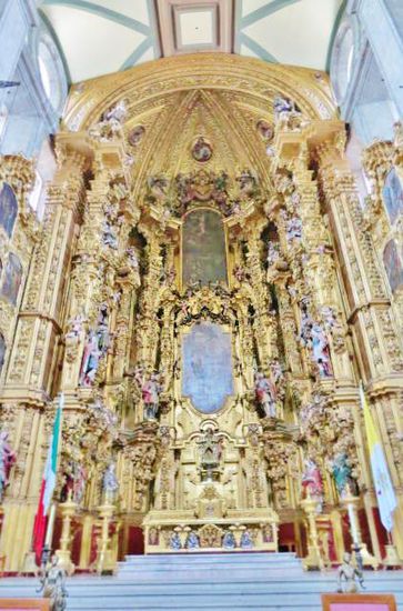 Prunkstücke sind der Altar de los Reyes (Altar der Könige) und der Altar del Perdón (Gnadenaltar)...