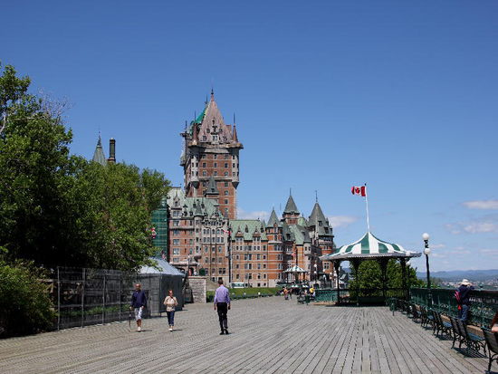 Die Terrasse Dufferin, ein  Plankenweg, der zur Treppe der Promenade des Gouverneurs führt...; 1870 erbaut...