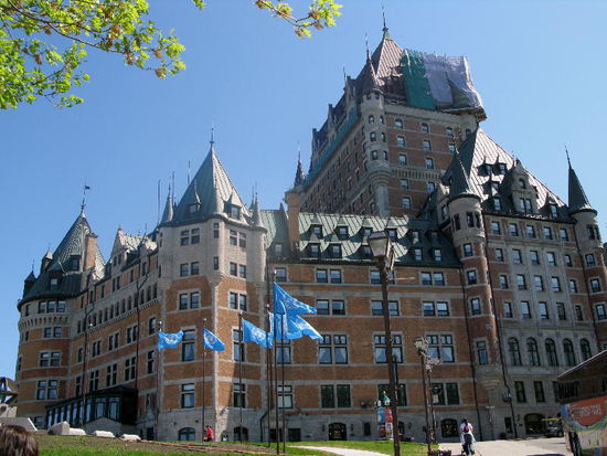 Wieder vorbei am mächtigen Château de Frontenac...