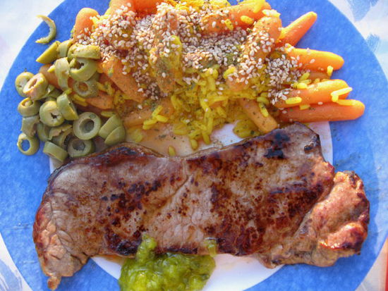 Unser bescheidenes Nachtessen...; das haben wir uns redlich verdient...