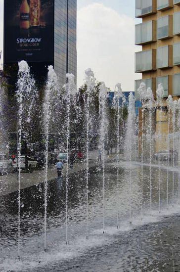 ...und immer wieder Springbrunnen, dei etwas abkühlen...