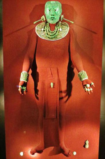 Die Grabbeigaben aus Jade von "Pakal el Grande". Grüne Steine gelten als heilige Steine.