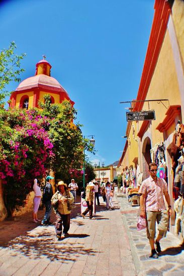 Bernhard (rechts im Bild), der Sohn eines Schulkollegen von Kathrin wohnt in San Miguel de Allende und zeigt uns die Umgebung... Ganz herzlichen Dank!