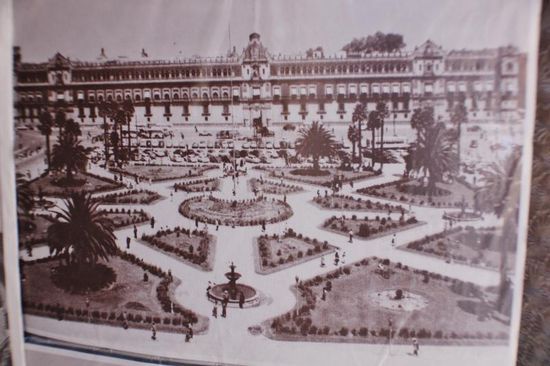 Hinweis zu Mexico City...; so hatte früher der Zocaló ausgesehen...!