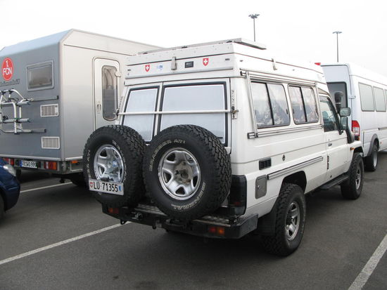 auch andere warten hier... wir treffen andere Reisende, die ebenfalls ab Halifax fahren werden - aus den Kantonen NW, ZG, ZH, SG, VD...