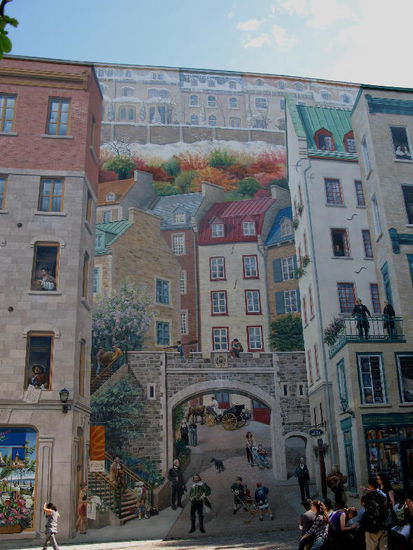 Eine Hausfassade in 3-D-Malerei...