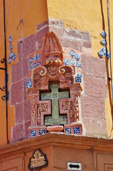 Gegen Mittag begeben wir uns zur Karfreitagsprozession der Parroquia San Miguel Arcángel...