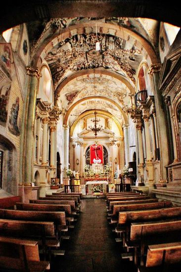 Im Innern der Kirche...