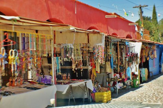 Und dort wo Pilgerstätten stehen, gibt es auch etliche Verkaufsstände für Souvenirs...