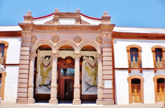 El Teatro Juarez...