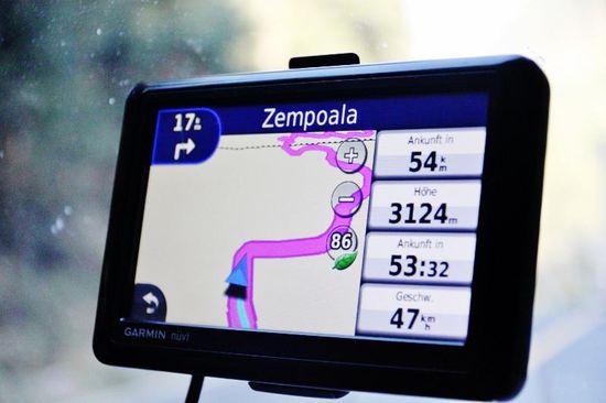 Irgendwie schaffen wir die Ausfahrt aus der Stadt und fahren auf über 3100 m hoch...; Cuernavaca ist eine Stadt, welche eine Höhendifferenz von 500 m aufweist...! Die Dämmerung hat längst eingesetzt, und der anvisierte CP liegt  ca. 30 km ausserhalb der Stadt...