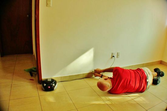 Es gibt viel zu tun, die mexikanischen Maler nehmen es nicht so genau mit abdecken - also Handarbeit ist gefragt...!