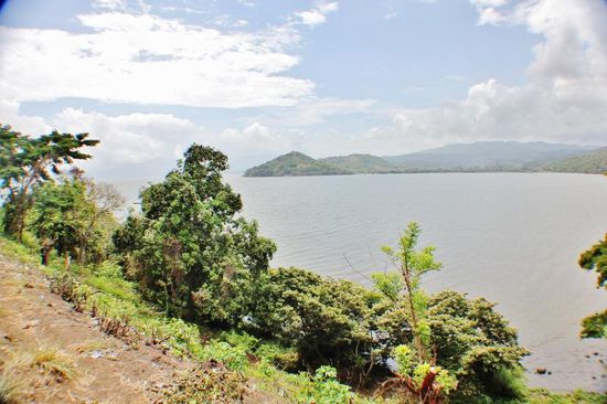 Am nächsten Vormittag geht für uns die Fahrt weiter entlang der Laguna de Catemaco...