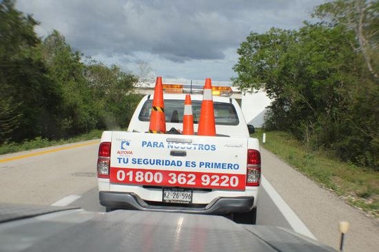 Und nach einer halben Stunde hängen wir am Haken bis zur nächsten Zahlstelle...