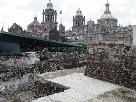 Beim Templo Mayor werden auch heute noch Grabungen durchgeführt...