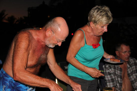 Und wieder wird gearbeitet und grilliert...