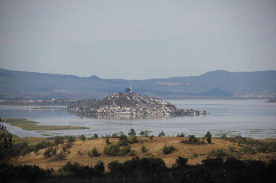 Der malerische Lago de Patzcuaro mit der Isla Janitzio...