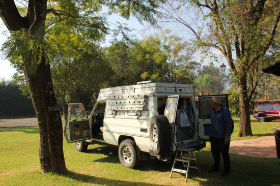 Wir finden einen hübschen CP - allerdings "mit einigen Moskitos" versehen...