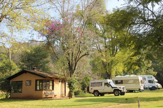 Unterhaltung ist angesagt - 2 deutsche Paare sind bereits anwesend...