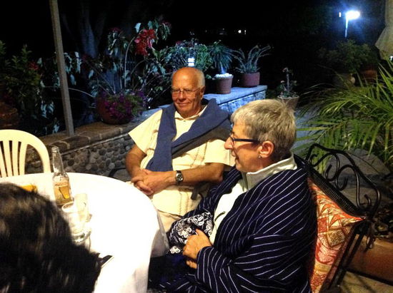  "S'war halt doch ein schönes Fest...!" 
"Beschaulich in die Welt guck' und zufrieden über das gelungene Fest" - wir denken gerne daran zurück und glauben, dass es auch unsern Gästen gefallen hat...!