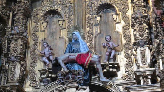 Sehr schön gestaltete Pietà...